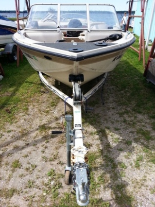 1997 Crestliner 1750 Sportfish with 1996 Johnson 115 Outboard